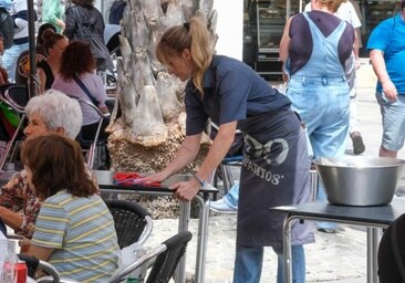 El sector servicios tira del empleo en el inicio de la temporada alta para el turismo en Cádiz