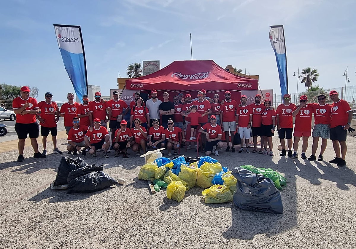 Voluntarios de El Puerto recogen un total de 58 kilos de residuos para su reciclado