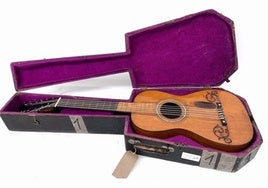 Más de 13.000 euros por una guitarra española hecha en Cádiz: es la primera pieza del Museo Flamenco