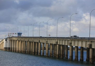 El puente Carranza de Cádiz ya está abierto al tráfico después de tres meses de obras