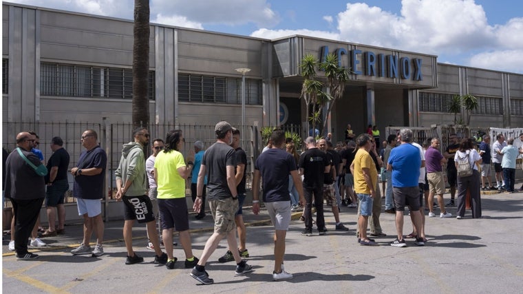 Los trabajadores de Acerinox votan &#039;sí&#039; al preacuerdo y trazan el camino del fin a la huelga