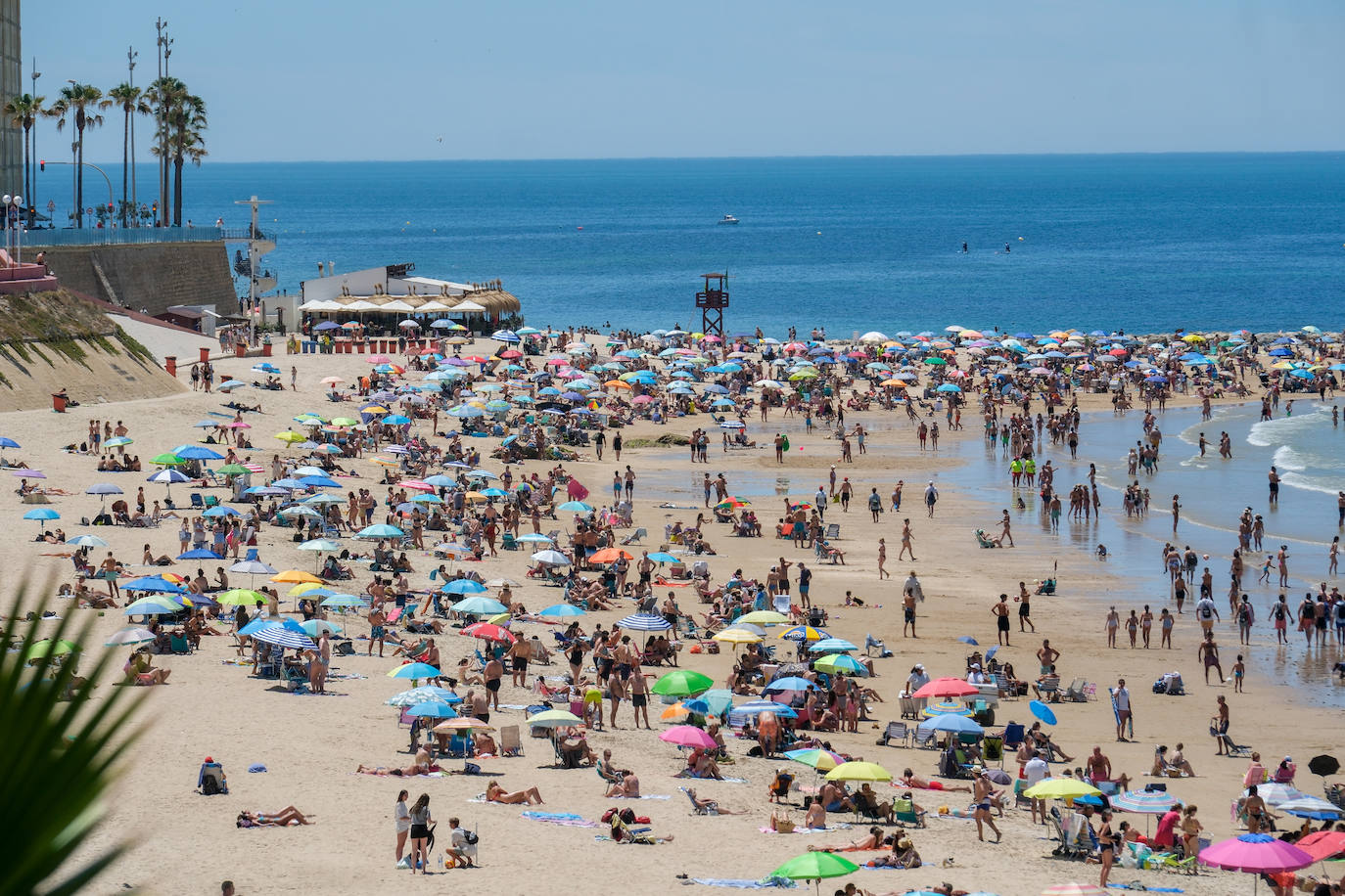 Fotos: Cádiz disfruta de su primer fin de semana de verano