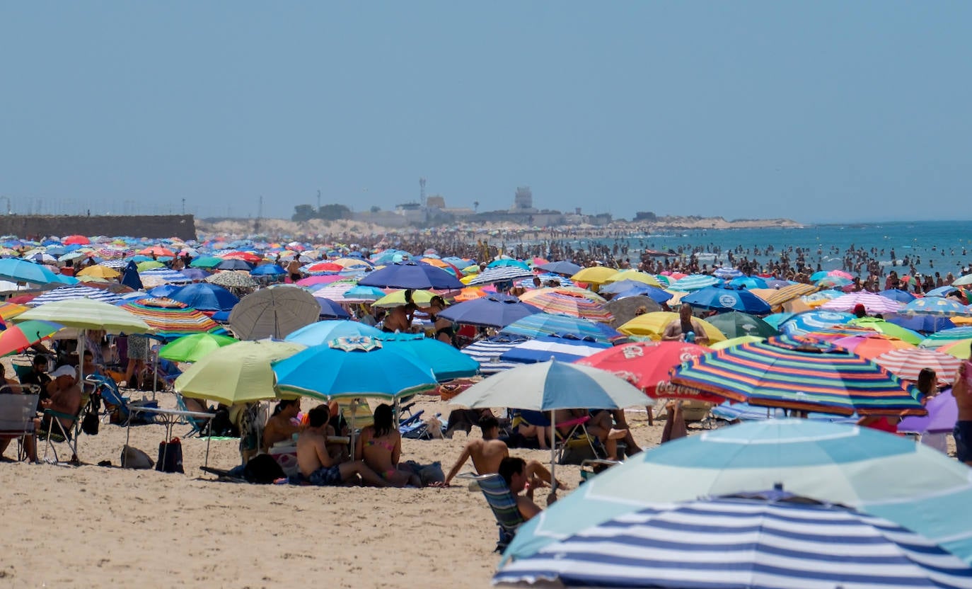 Fotos: Cádiz disfruta de su primer fin de semana de verano