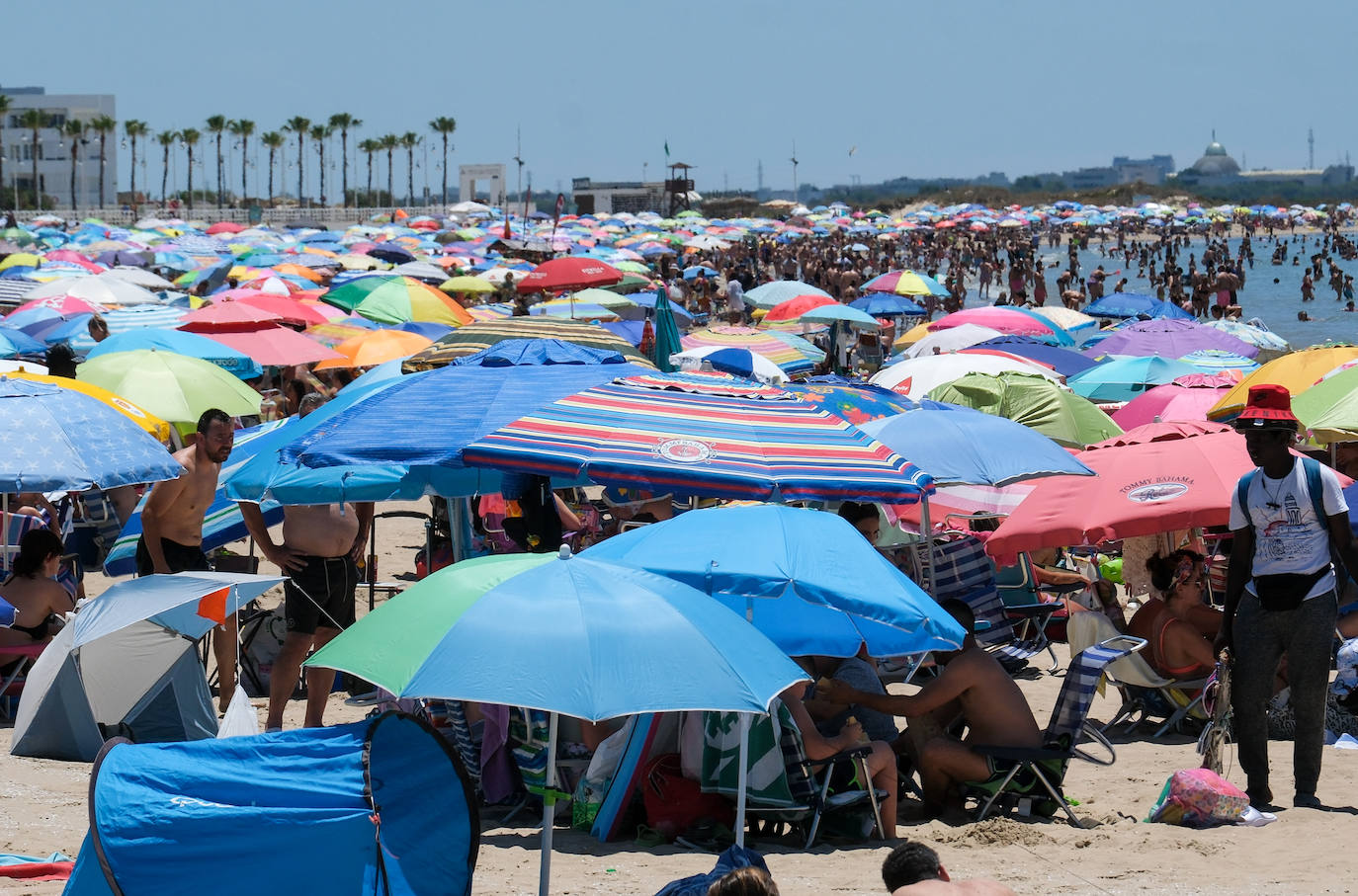 Fotos: Cádiz disfruta de su primer fin de semana de verano