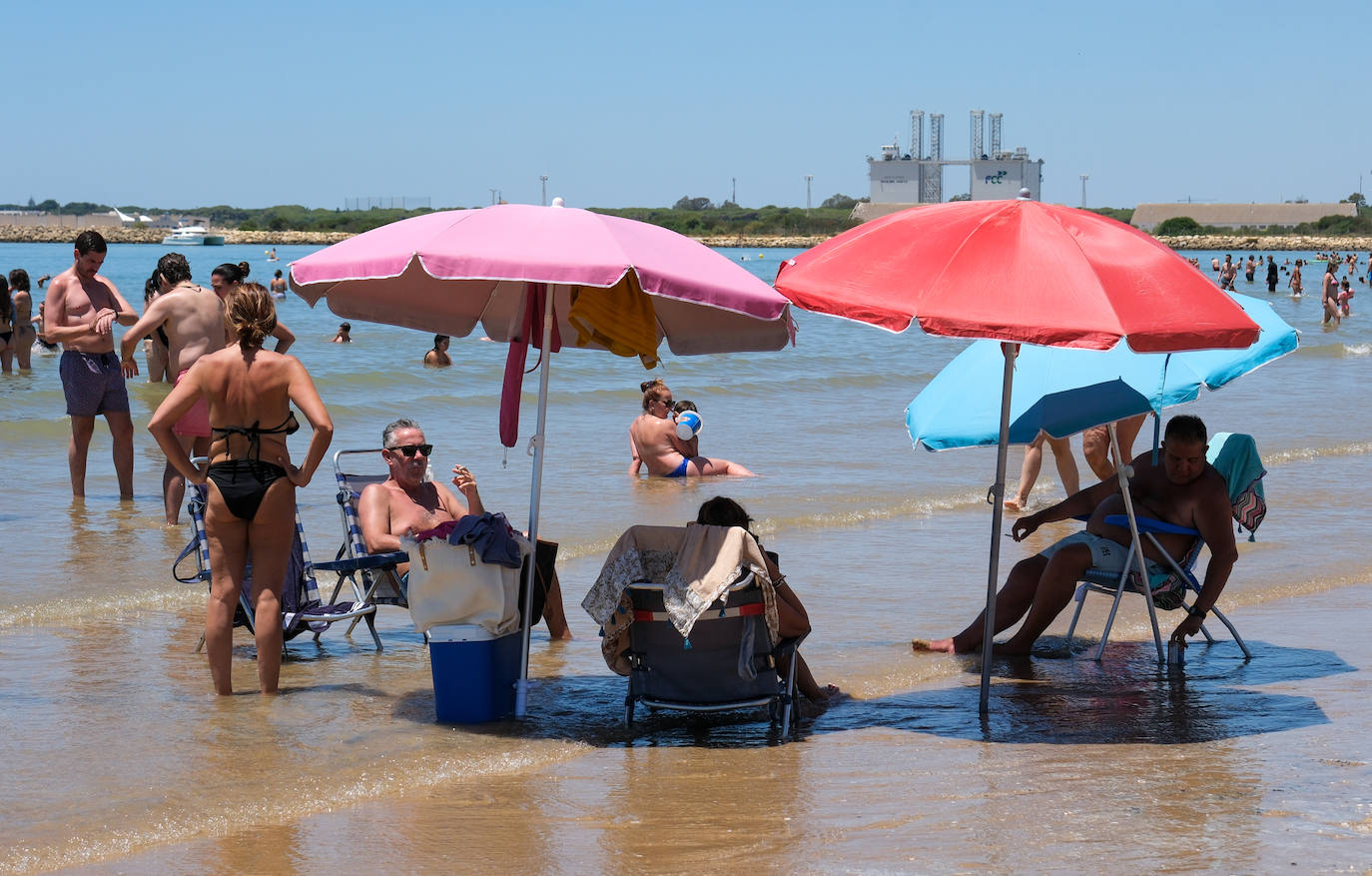 Fotos: Cádiz disfruta de su primer fin de semana de verano