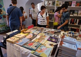 El escritor Benjamín Prado y el cantante Shuarma abren este viernes la 39 Feria del Libro de Cádiz