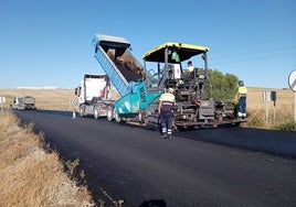 Lavado de cara para el verano en las carreteras gaditanas de la Junta