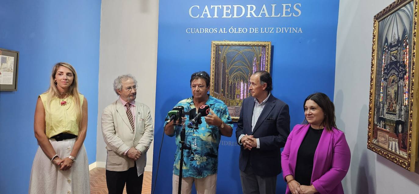 Fotos: Exposición &#039;Catedrales. Cuadro al óleo de luz divina’, de Francisco Plazuelo