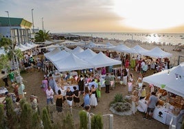 Mercadillos con encanto en la provincia de Cádiz para este verano de 2024: fechas, horarios y detalles