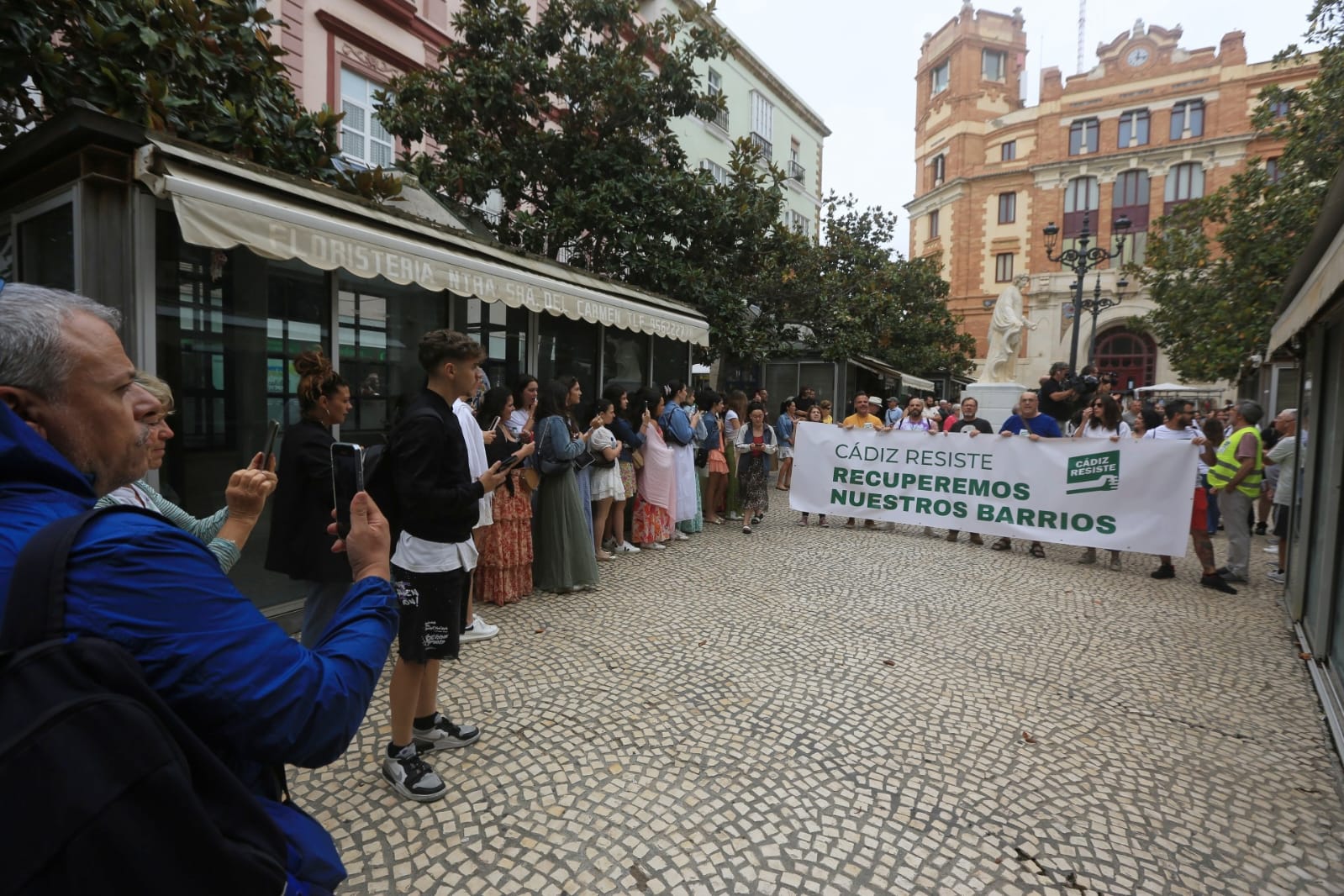 Fotos: Las imágenes de la manifestación en Cádiz contra el exceso turístico