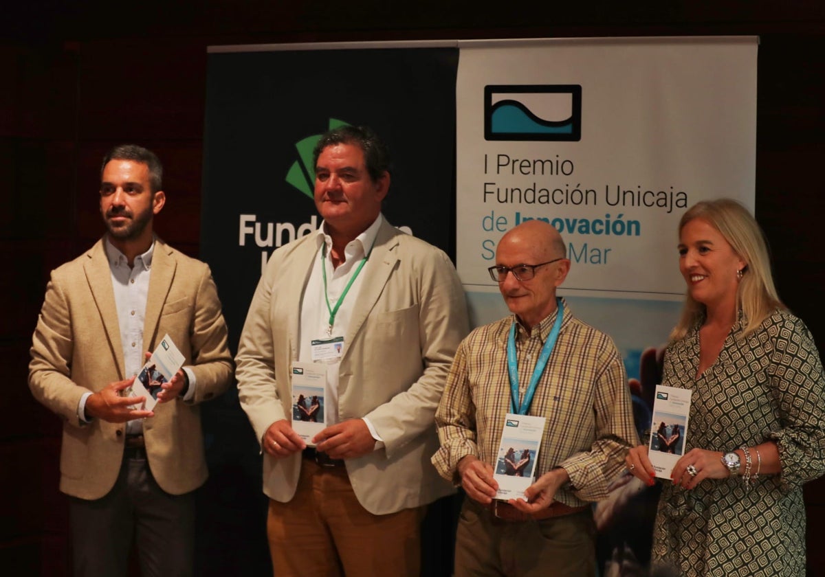 De izquierda a derecha, Javier Vela, José Luis Guijarro, Manuel Aguilar y Eva Pajares, en la presentación del premio.