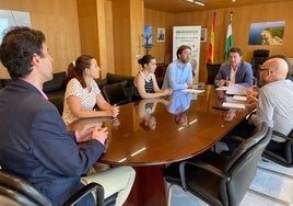 La Junta establece líneas de coordinación y colaboración con la Asociación de Jóvenes Empresarios