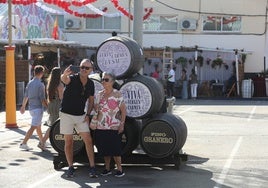 Las personas mayores disfrutan de su día en la Feria del Carmen y la Sal