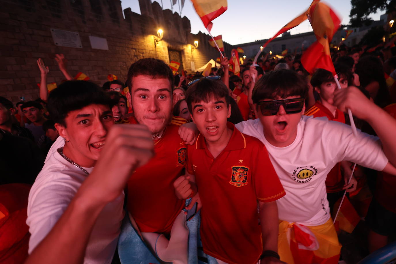 FOTOS: Los aficionados portuense se emocionan con el partido de España en la Eurocopa