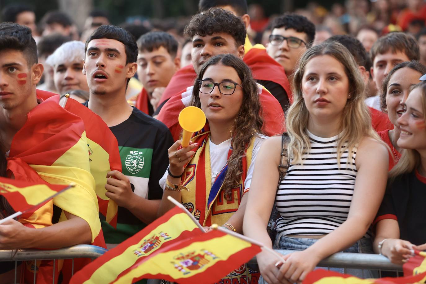 FOTOS: Los aficionados portuense se emocionan con el partido de España en la Eurocopa