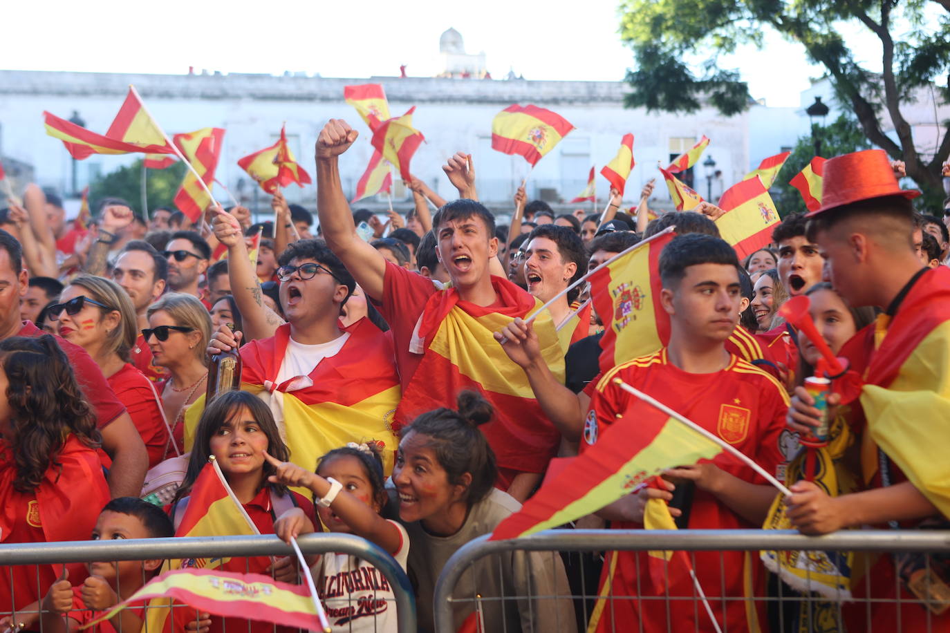 FOTOS: Los aficionados portuense se emocionan con el partido de España en la Eurocopa