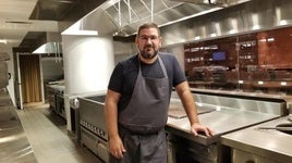 Dani García busca trabajadores para uno de sus restaurantes en Tarifa: esta es la oferta