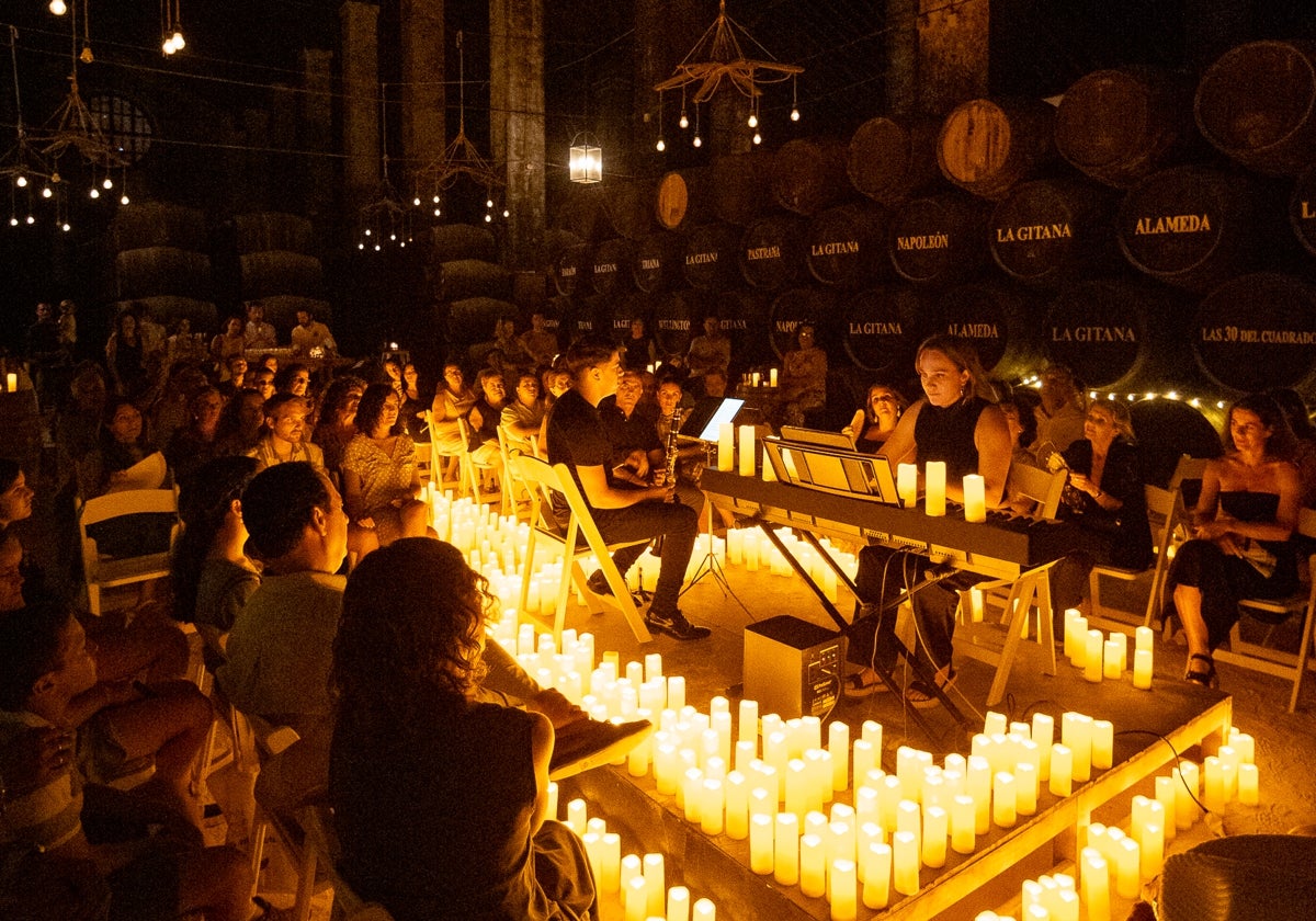 Música clásica a la luz de las velas en la bodega La Gitana de Sanlúcar.