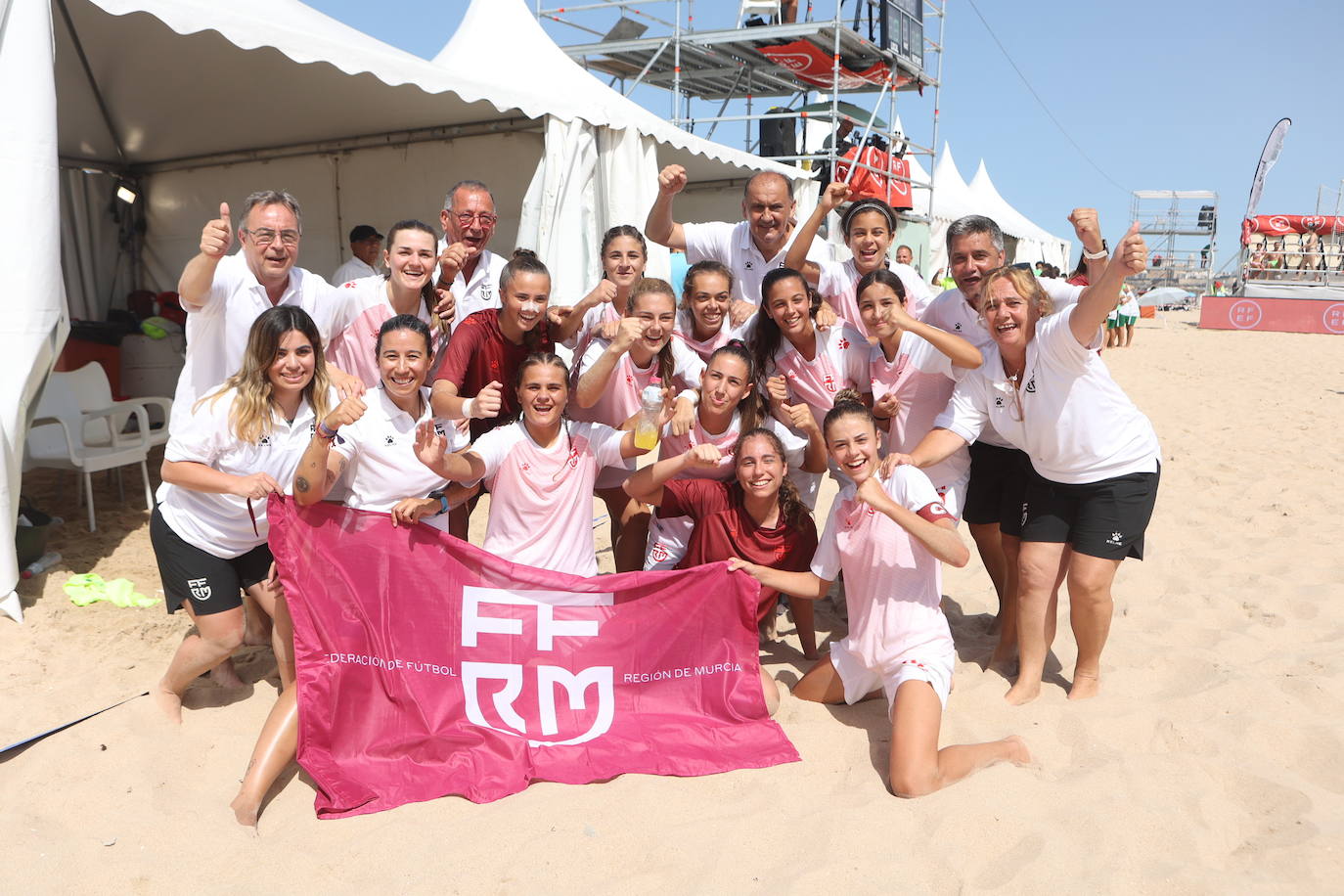 Fotos: El mejor fútbol playa se da cita en el Cádiz Arena