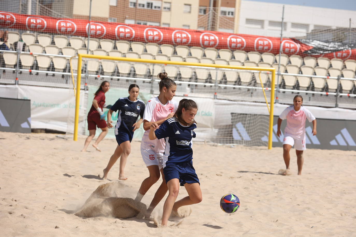 Fotos: El mejor fútbol playa se da cita en el Cádiz Arena