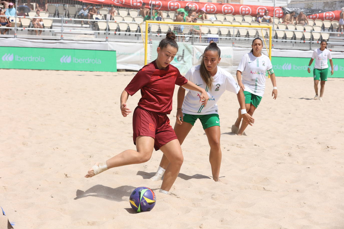 Fotos: El mejor fútbol playa se da cita en el Cádiz Arena