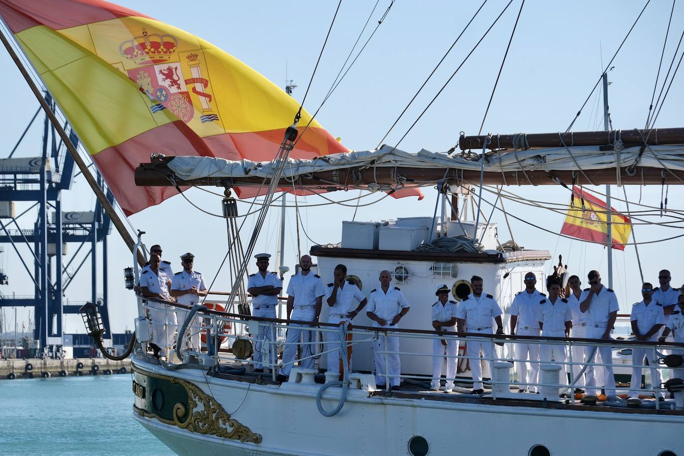 Fotos: Así ha sido la llegada de Elcano a Cádiz