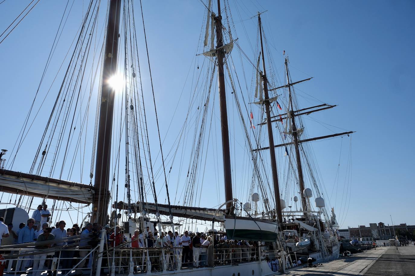 Fotos: Así ha sido la llegada de Elcano a Cádiz