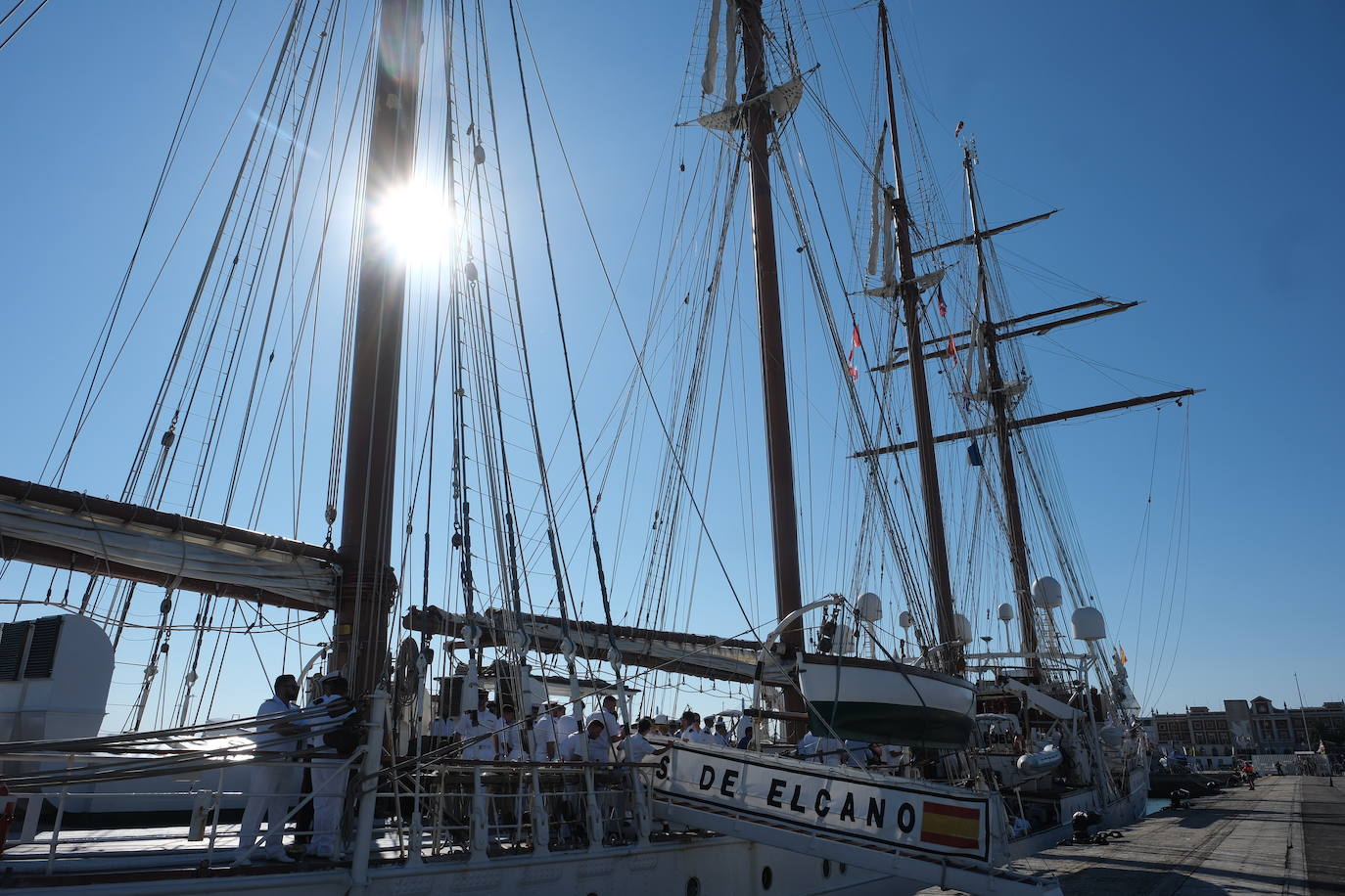 Fotos: Así ha sido la llegada de Elcano a Cádiz