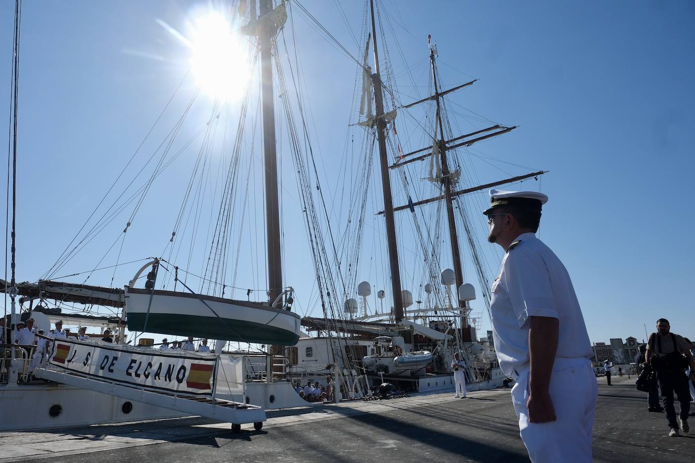 Fotos: Así ha sido la llegada de Elcano a Cádiz