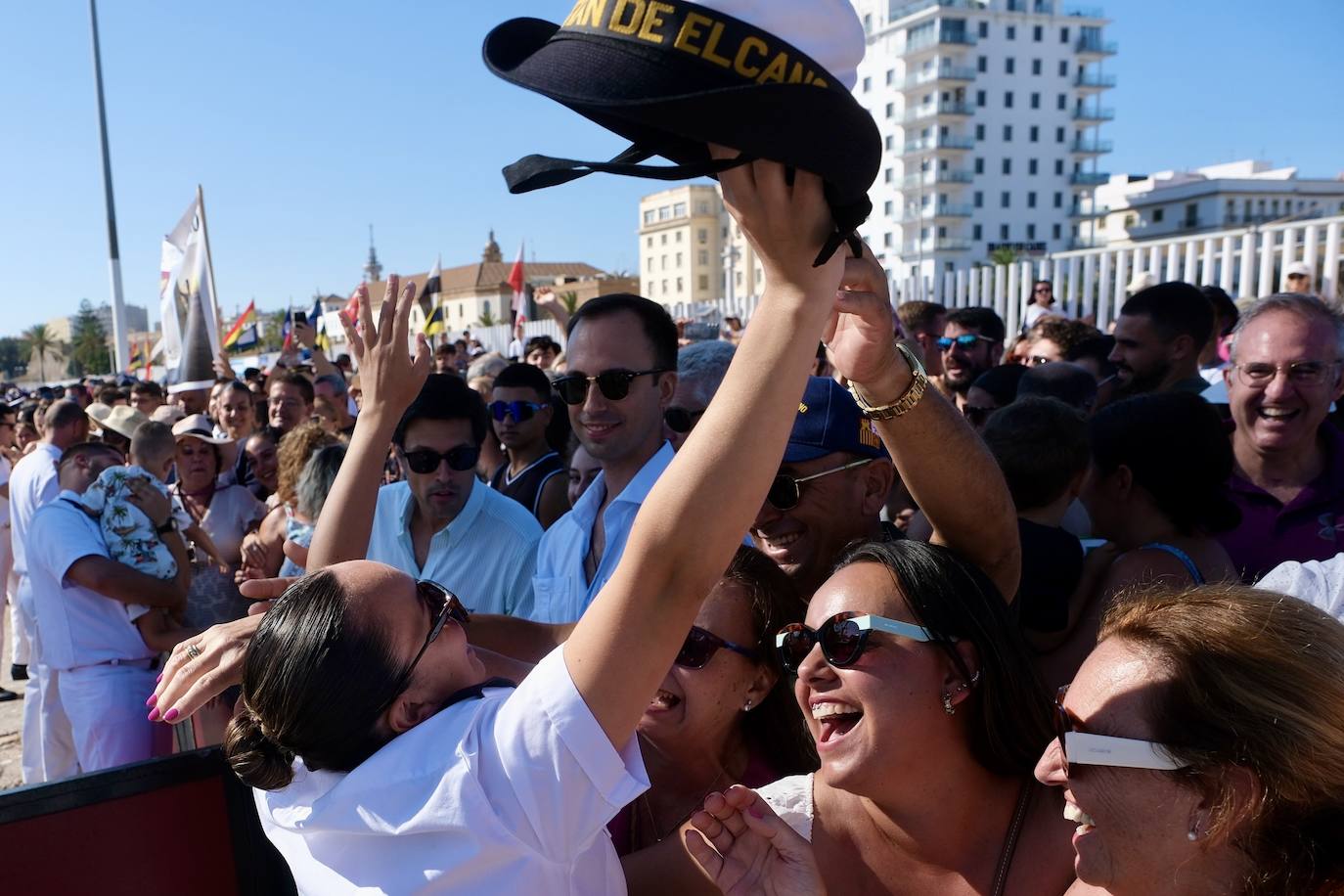 Fotos: Así ha sido la llegada de Elcano a Cádiz