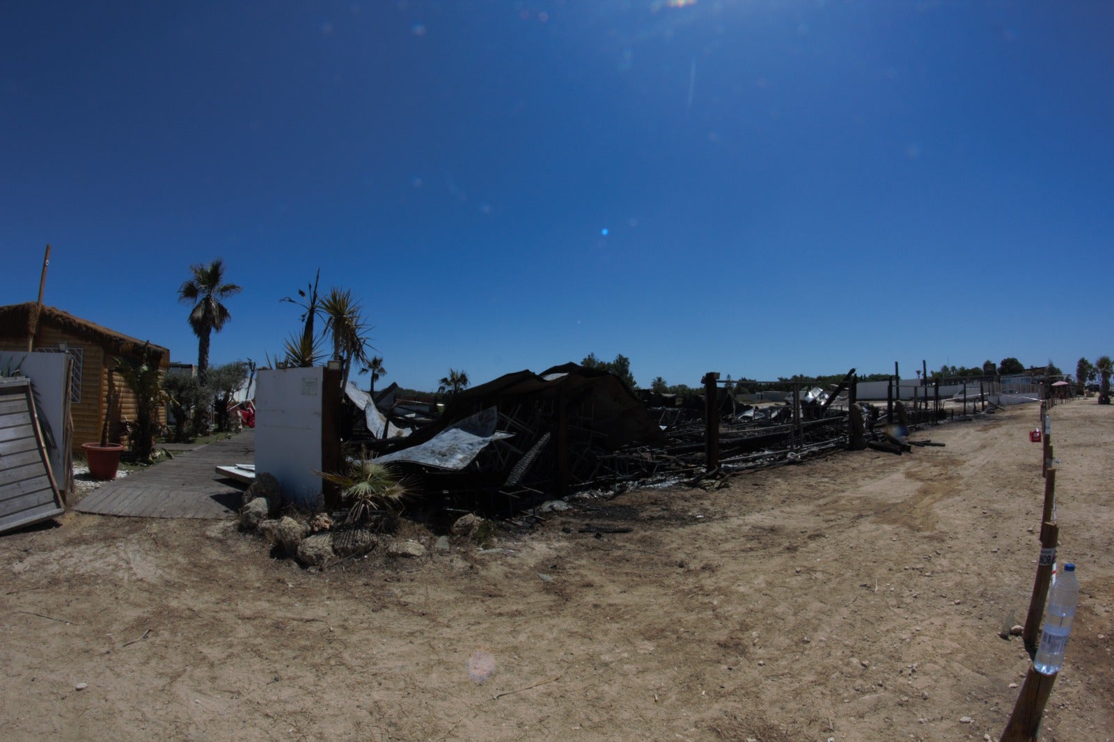 Fotos: Así ha quedado el chiringuito &#039;El Arenal&#039; en El Palmar