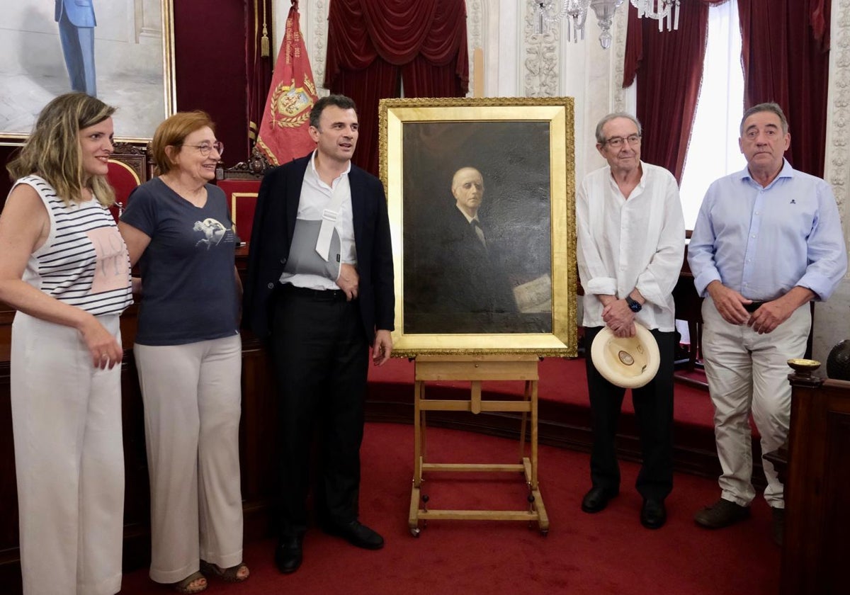 Presentación del cuadro restaurado de Eduardo Benot en el Ayuntamiento