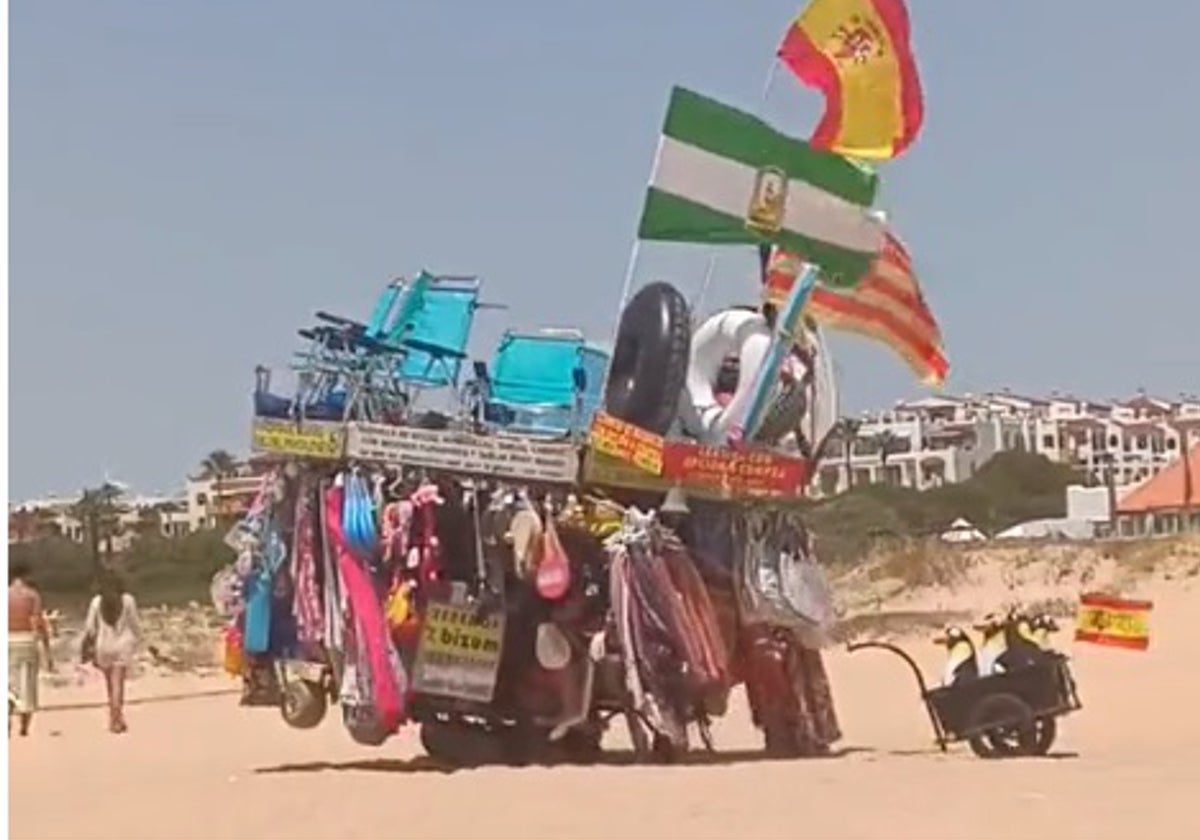 Imagen del mercadillo ambulante en Zahara de los Atunes