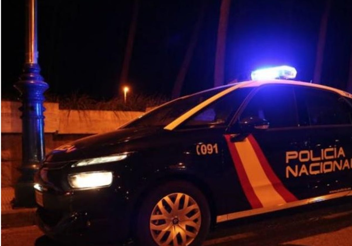 Violento ataque a dos policías en Cádiz de cuatro jóvenes encapuchados