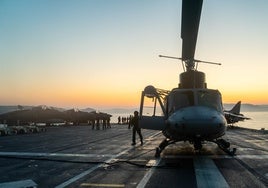 La Armada da de baja la Tercera Escuadrilla y transfiere sus AB-212 al Ejército de Tierra.