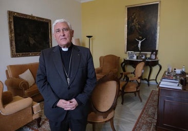 El obispo de Cádiz, Rafael Zornoza, presenta este miércoles su renuncia al Papa Francisco