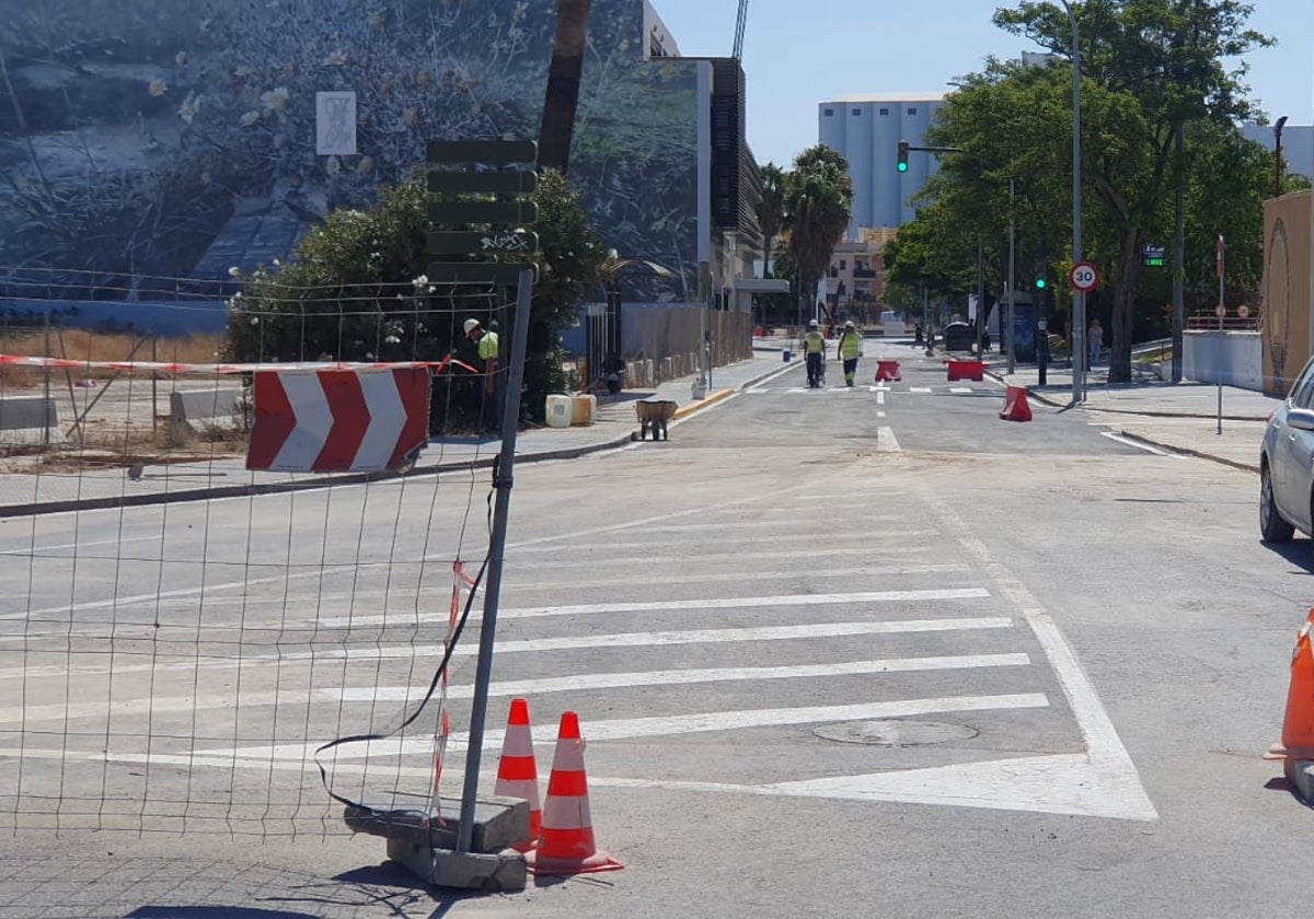 La avenida de Marconi de Cádiz reabre al tráfico.