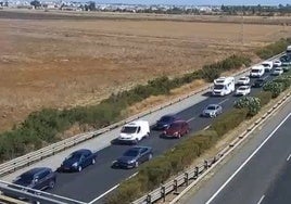 Un accidente vuelve a colapsar la circulación de la AP-4 en dirección a Cádiz