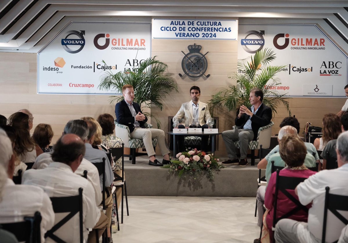 Miguel Ángel Parera y Borja Domecq en el Aula de Cultura Del Real Club de Golf