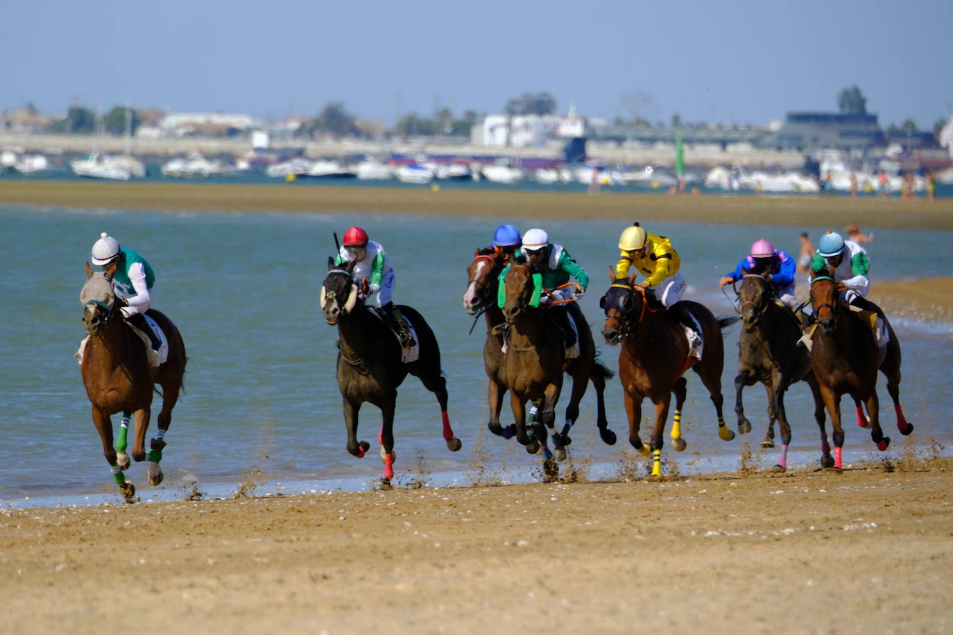 Fotos: Brillante doblete de Jaime Gelabert en las carreras de caballos de Sanlúcar