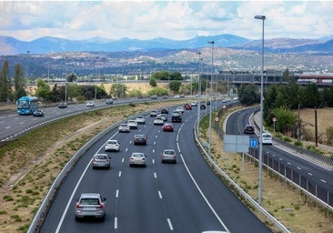 Retenciones, atascos y tráfico muy lento en los accesos a Cádiz al inicio del dispositivo por el 15 de agosto