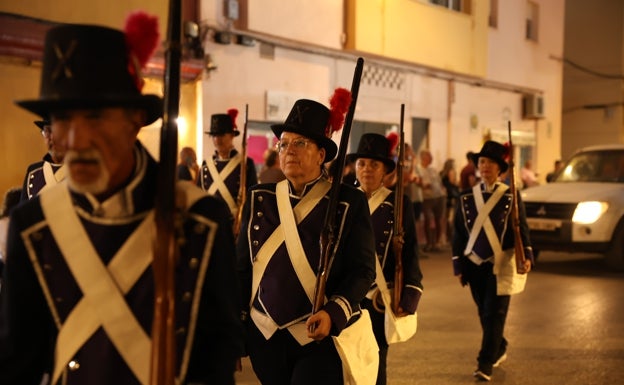 Desfile por el barrio de Puntales