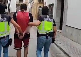 La Policía Nacional desmantela un narcopiso en la calle Santa Ana, en pleno centro de Sanlúcar