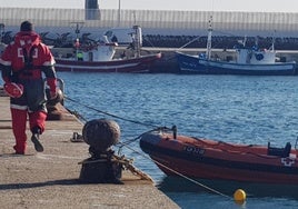 Cruz Roja incorpora una embarcación al servicio de salvamento marítimo y lucha contra la contaminación marina en Rota