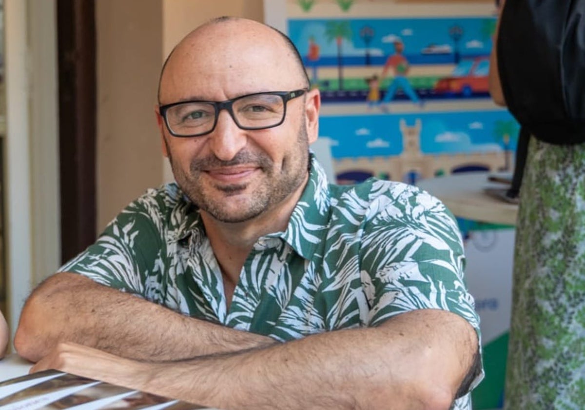 Alejandro Luque, en la Feria del Libro de Cádiz 2024.