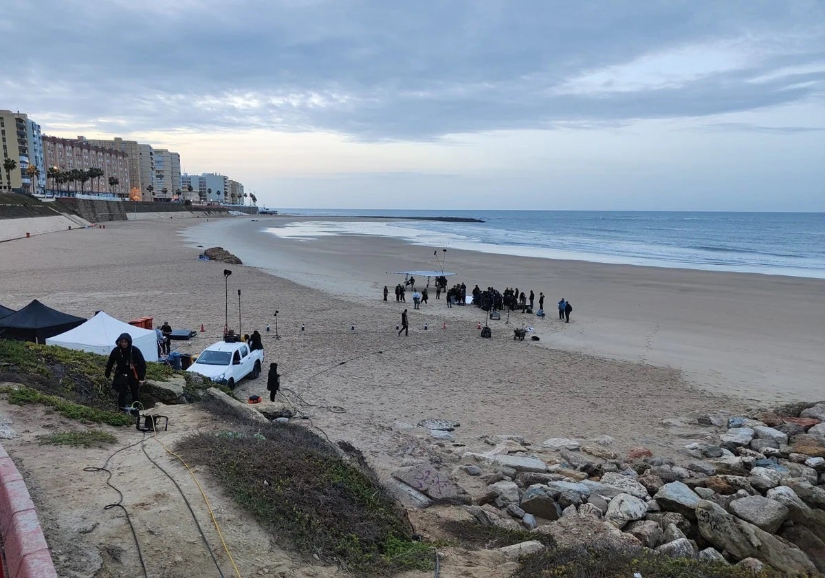 Rodaje de la serie Kaos en la Playa de Santa María del Mar