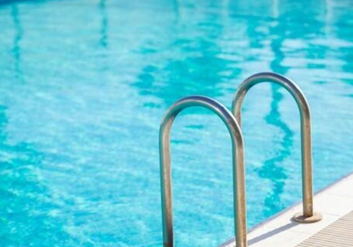 Muere un joven de unos 25 años en una piscina de Sotogrande