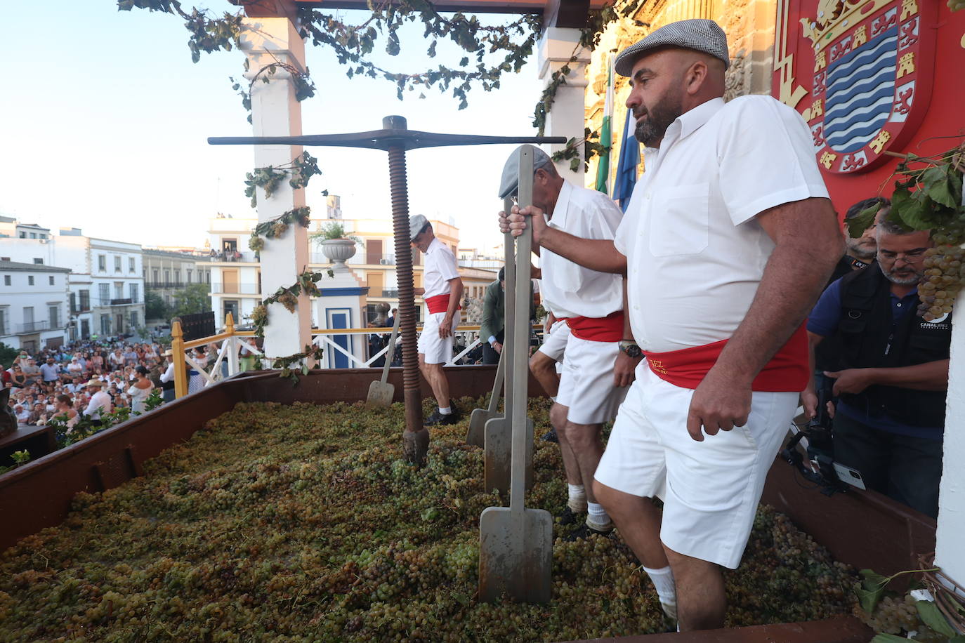 Fotos: Así ha sido la ceremonia de la Pisa de la Uva en el Reducto de la Catedral de Jerez