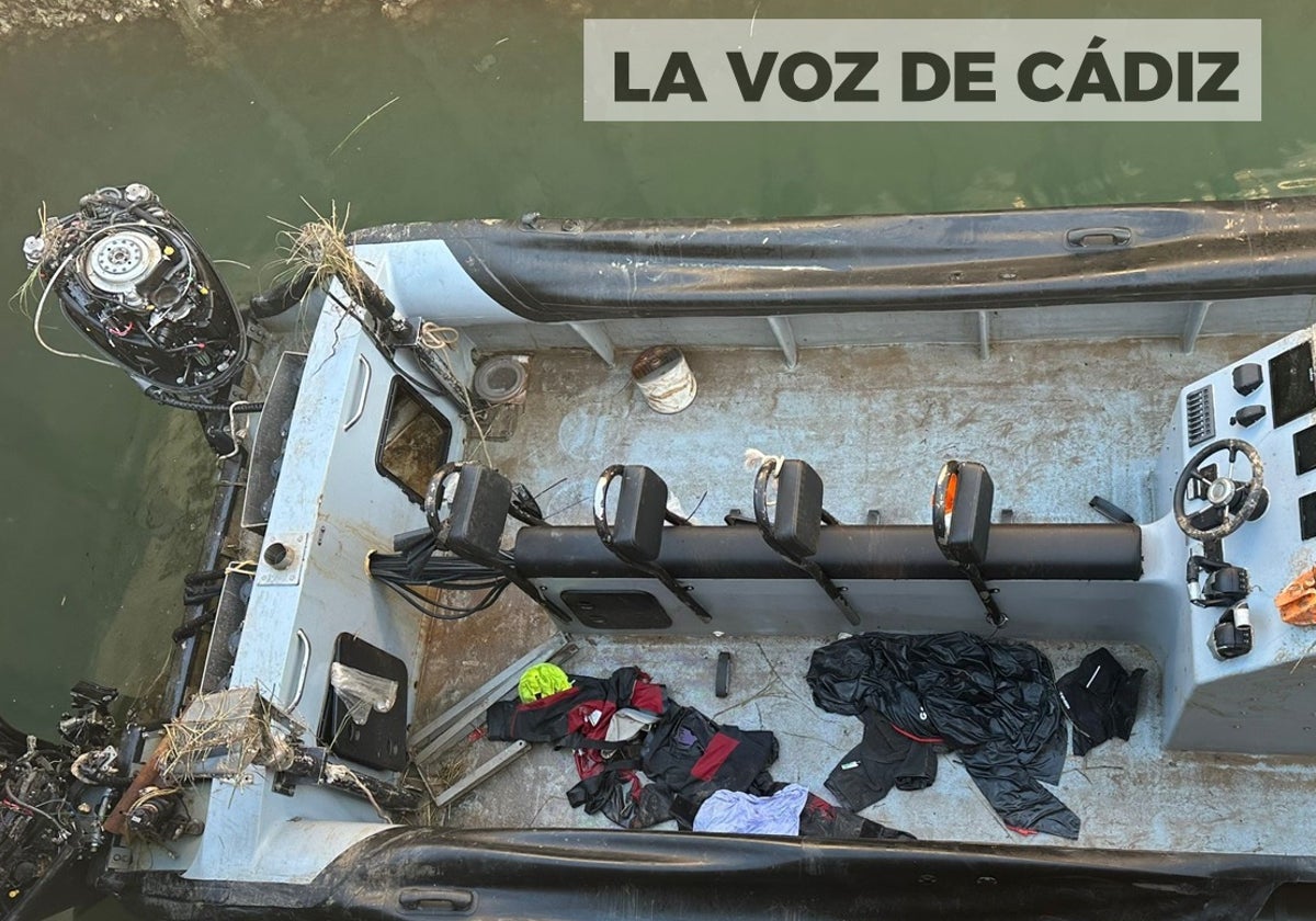 La lancha que se chocó el pasado fin de semana al intentar darse a la fuga en la desembocadura del río Guadalquivir.