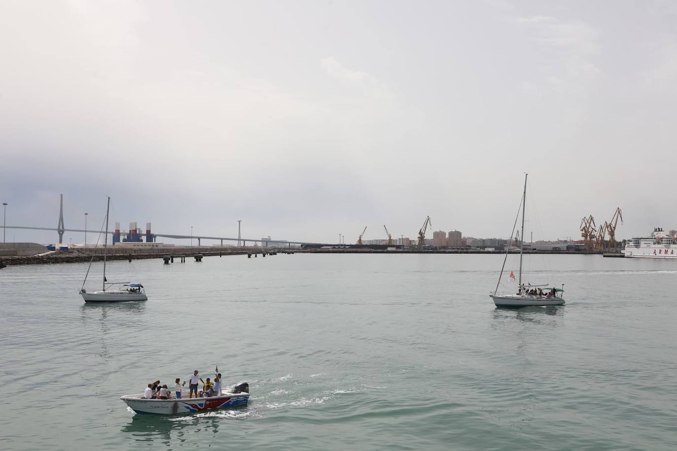 Fotos: Cádiz se embarca en una travesía marítima poética para recordar a Rafael Alberti